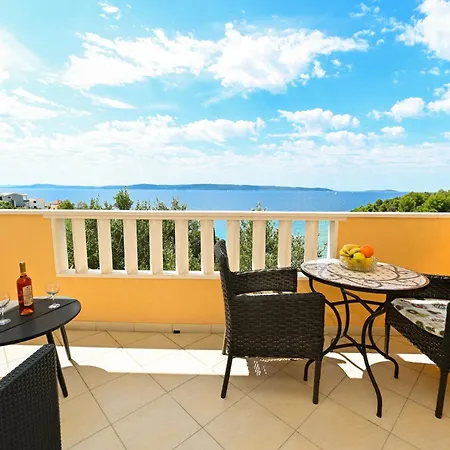 Tatinja 트로기르